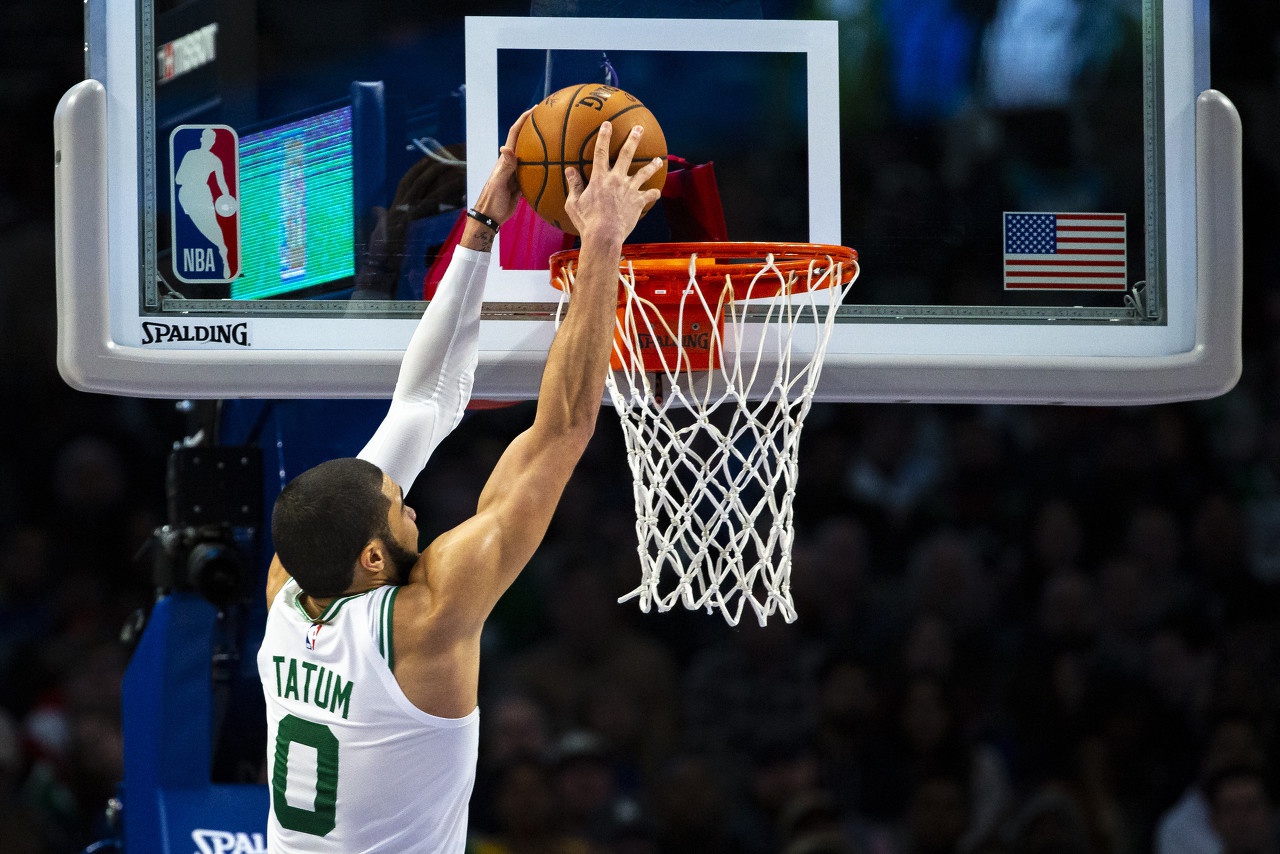 英雄联盟赔率-尼斯训练开放日；今夜手感冰凉引欢呼；NBA季后赛在即；控场能力受关注的简单介绍