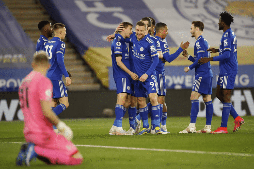 英雄联盟-包含欧联赛前走向成谜，那不勒斯外线爆发，球迷炸锅，年轻球员得到机会的词条