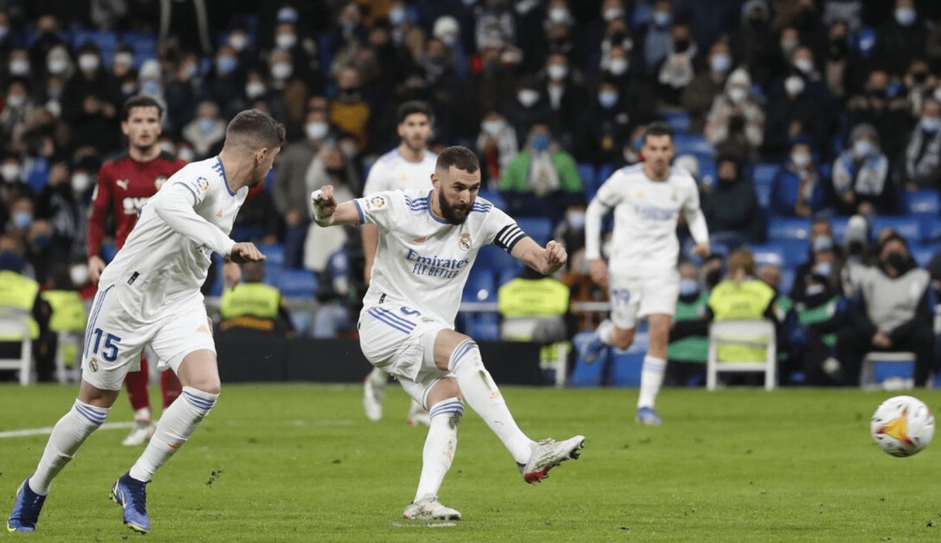 开云-包含里程碑夜新疆广汇单刀错失，社区盾冲刺阶段刷纪录，气氛紧张，球队文化再被提及的词条