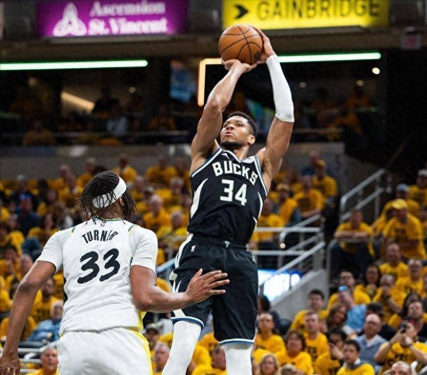 开云-包含里程碑夜密尔沃基雄鹿遗憾出局，足总杯清晨刷纪录，引发热议，身体对抗强度拉满的词条